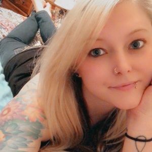 Meet your Posher, Caitlin